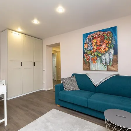 アパート Cozy Stylish With Free Parking By Centralapartments タリン