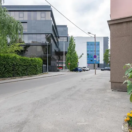 Cozy Stylish With Free Parking By Centralapartments