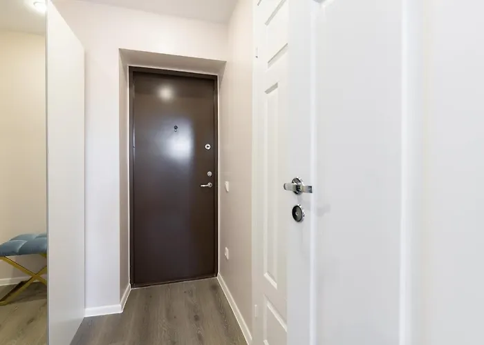 Apartment Cozy Stylish With Free Parking By Centralapartments *